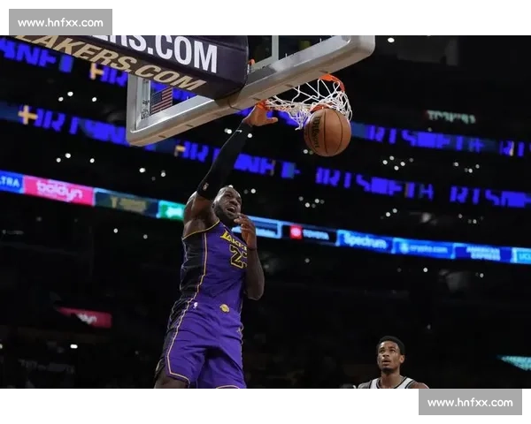 群星对决火花四溅湖人鏖战篮网引爆焦点之夜常规赛巅峰舞台激情夜